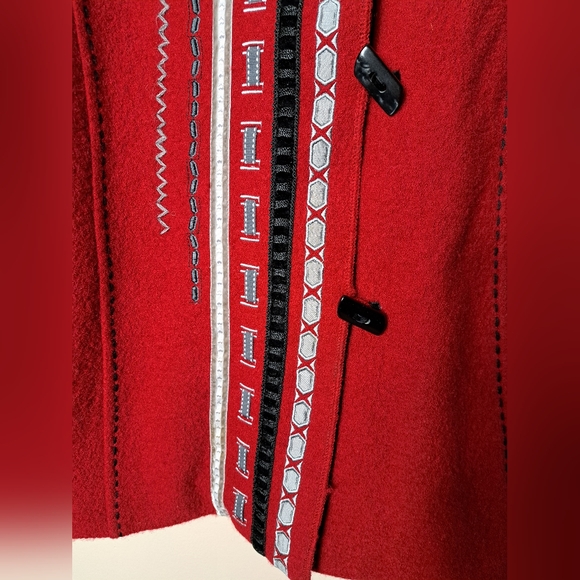 NorthStyle 100% Wool Embroidered Nordic Style Toggle Button Closure Red Sz Large - Picture 4 of 13